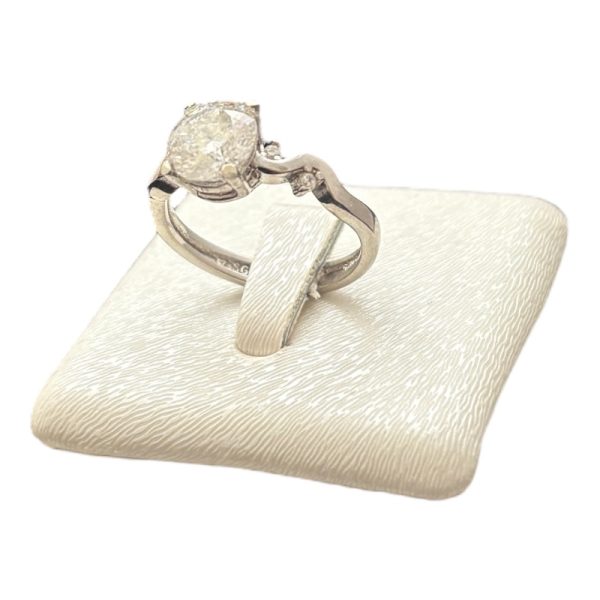 انگشتر زنانه سنگ موزانایت اصل