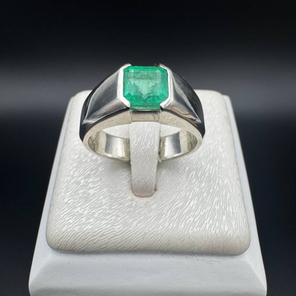 انگشتر زمرد کلمبیا اصل رنگ کاهویی