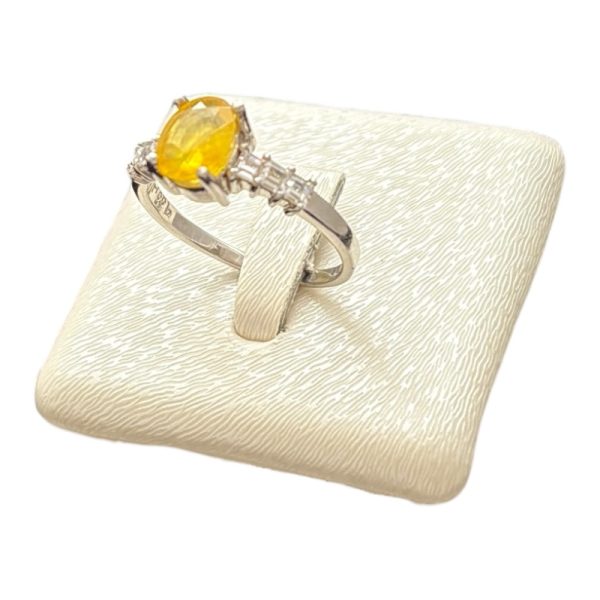 انگشتر زنانه یاقوت زرد اصل با رکاب ظریف