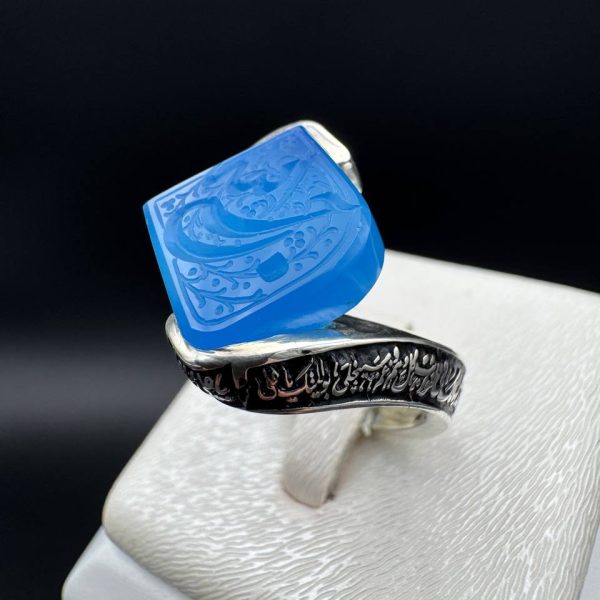 انگشتر عقیق آبی مردانه طرح نقطه با ذکر حسبی الله