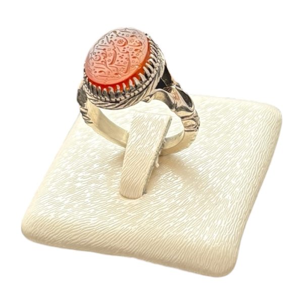 انگشتر مردانه عقیق یمن اصل با ذکر امن یجیب