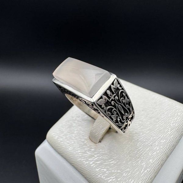 انگشتر عقيق سفيد يمن اصل طرح كپسولی