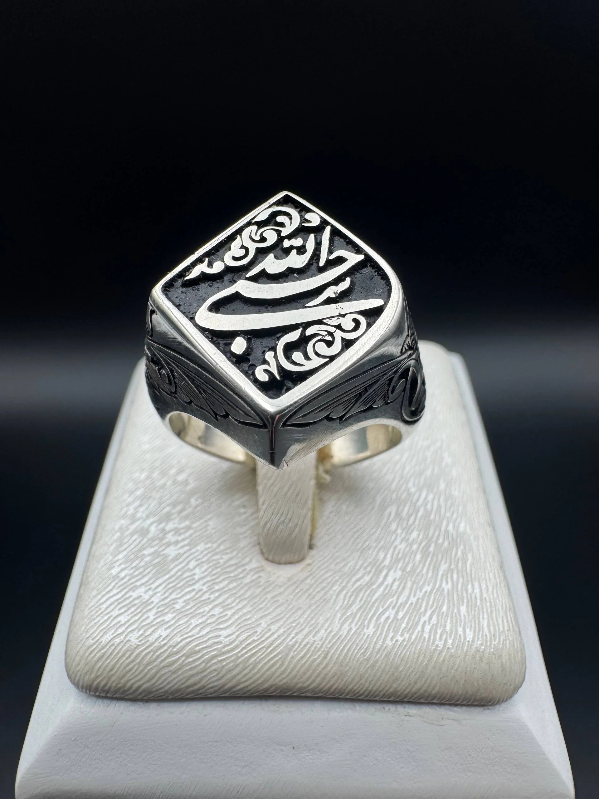 انگشتر مردانه تمام نقره طرح نقطه با ذکر حسبی الله